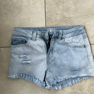 Women’s Jean shorts, fun pattern, some distressing. Like new!